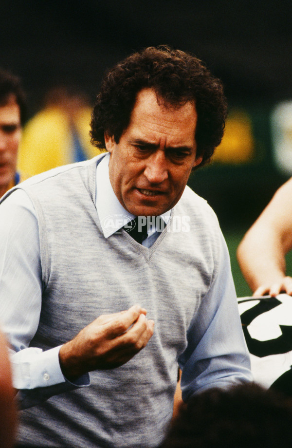 VFL 1983 - Collingwood Magpies - 28712