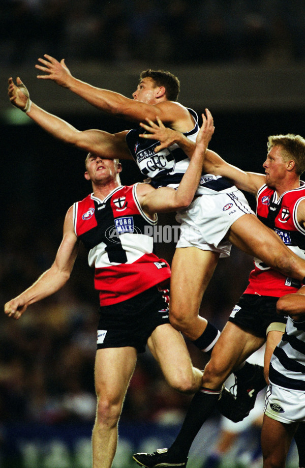 AFL 2001 Rd 2 - St Kilda v Geelong - 29382