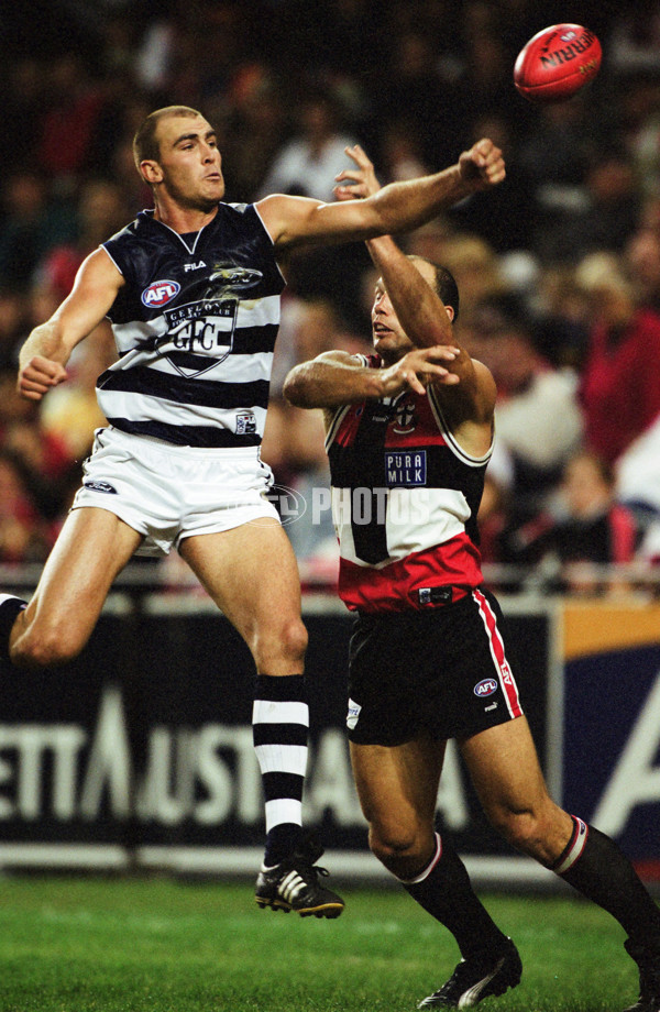 AFL 2001 Rd 2 - St Kilda v Geelong - 29432