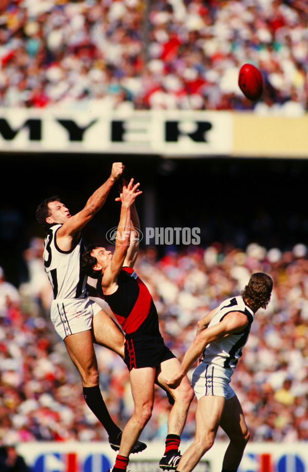 AFL 1990 - Collingwood v Essendon - 29746