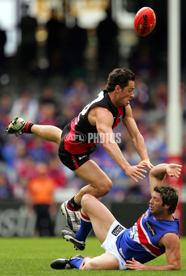 AFL 2004 Rd 22 - Essendon v Western Bulldogs - 65463