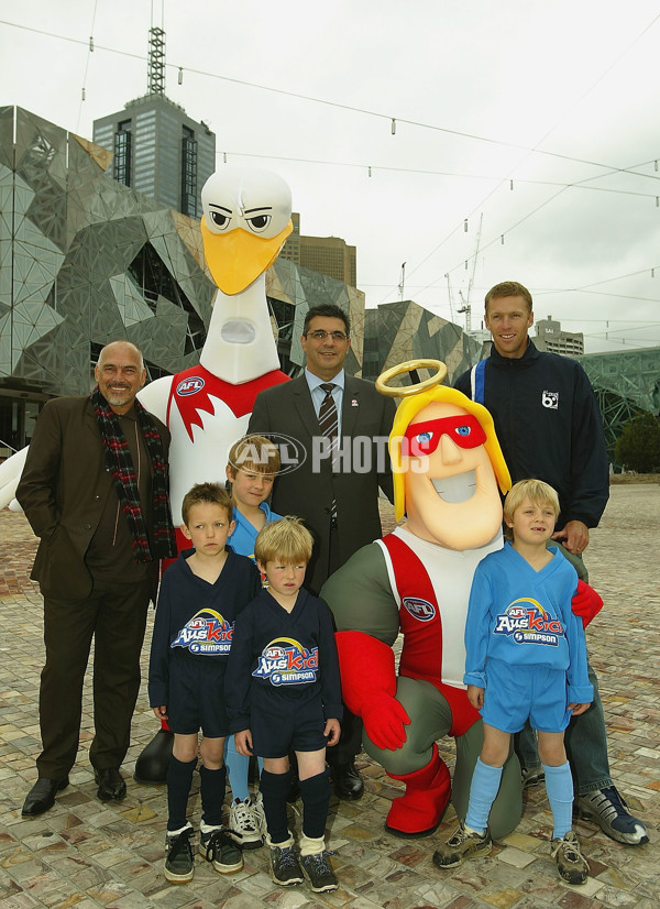 AFL 2004 Media - Grand Final Week Entertainment Launch 090904 - 66526