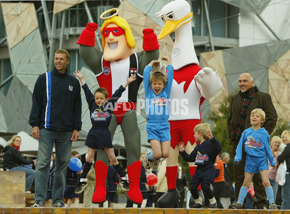 AFL 2004 Media - Grand Final Week Entertainment Launch 090904 - 66529