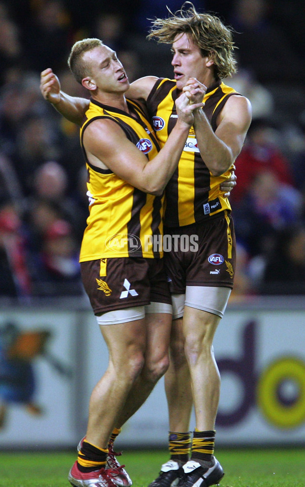 AFL 2004 Rd 19 - Western Bulldogs v Hawthorn - A-38112529