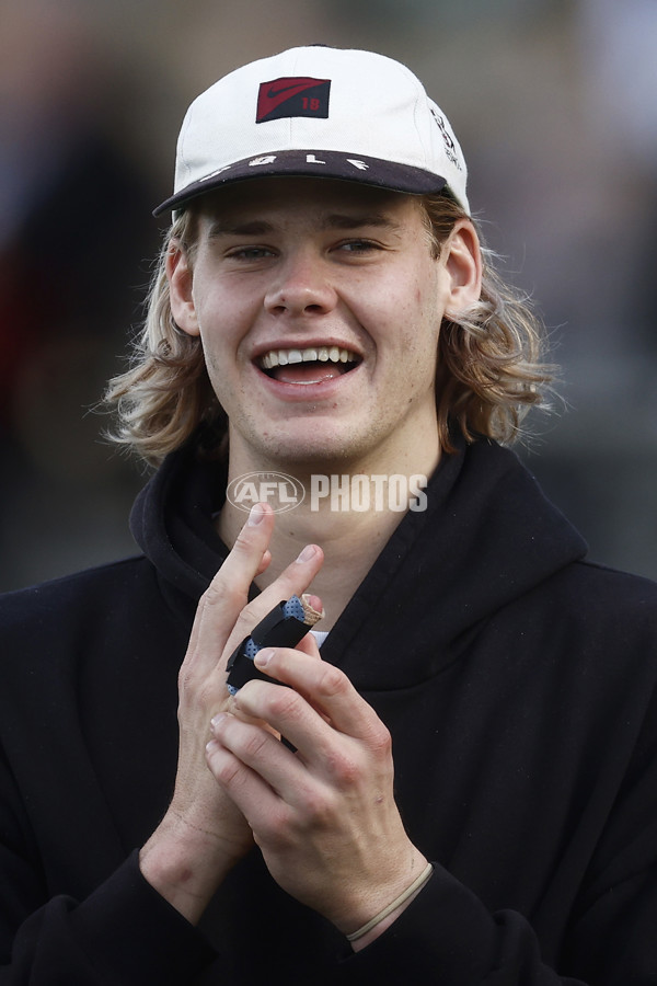 VFL 2023 Round 19 - Collingwood v Carlton - A-41422845