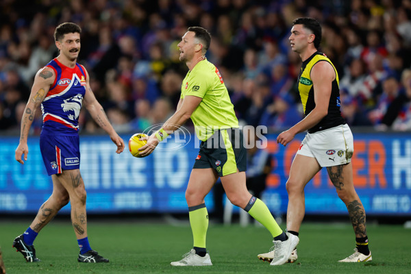 AFL 2023 Round 21 - Western Bulldogs v Richmond - A-41670655