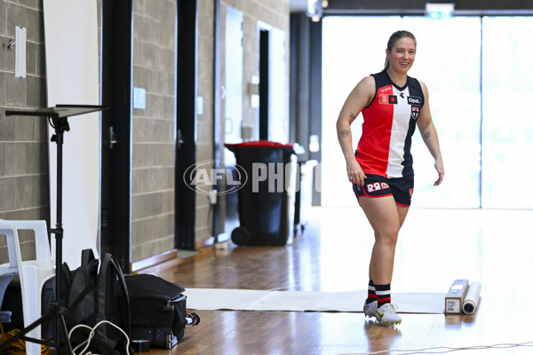 AFLW 2023 Media - St Kilda Team Photo Day - A-41793054