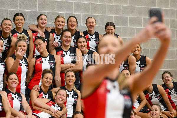 AFLW 2023 Media - St Kilda Team Photo Day - A-41793071