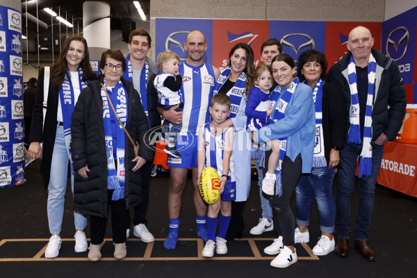 AFL 2023 Round 22 - North Melbourne v Essendon - A-41947392