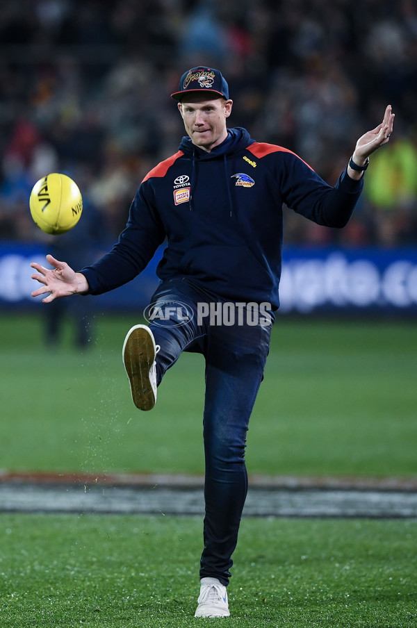 AFL 2023 Round 23 - Adelaide v Sydney - A-42186269