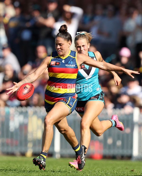 AFLW 2023 Round 01 - Adelaide v Port Adelaide - A-42641630