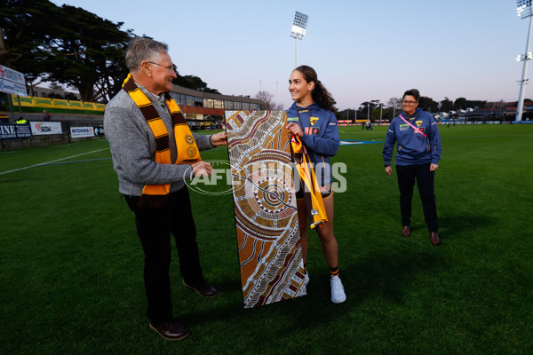 AFLW 2023 Round 01 - Hawthorn v Essendon - A-42647534