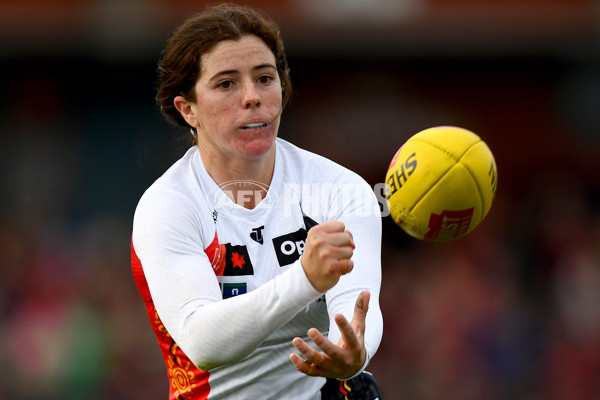 AFLW 2023 Round 02 - Essendon v St Kilda - A-43072822