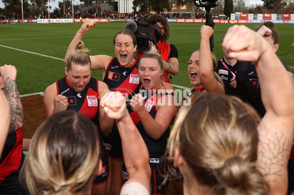 AFLW 2023 Round 02 - Essendon v St Kilda - A-43079686