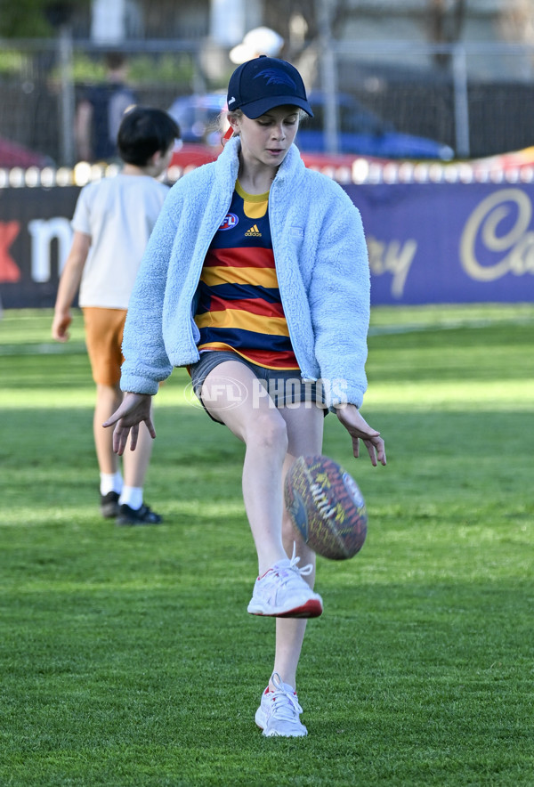 AFLW 2023 Round 03 - Adelaide v Essendon - A-43202089