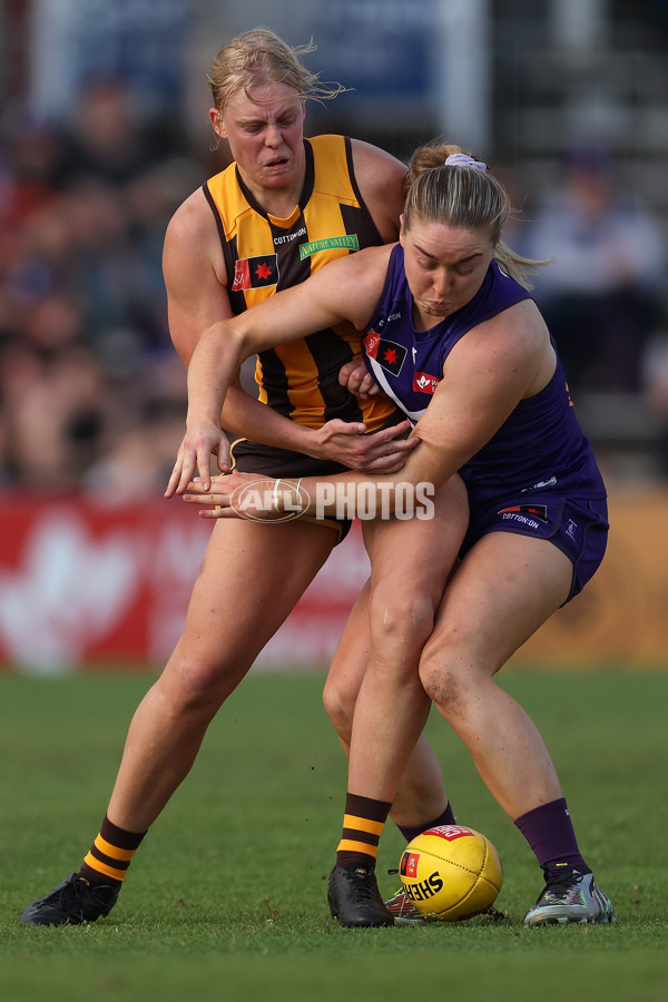 AFLW 2023 Round 03 - Fremantle v Hawthorn - A-43202122