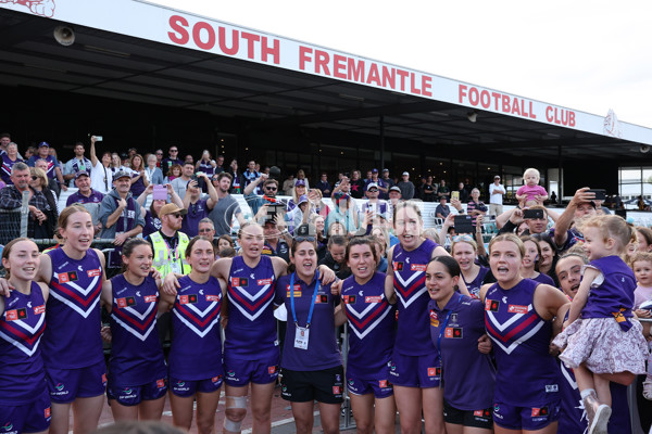 AFLW 2023 Round 03 - Fremantle v Hawthorn - A-43206997