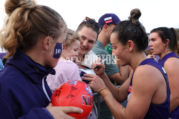 AFLW 2023 Round 03 - Fremantle v Hawthorn - A-43206998