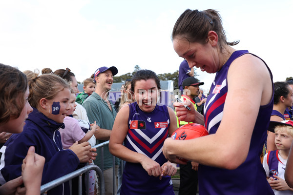 AFLW 2023 Round 03 - Fremantle v Hawthorn - A-43206999