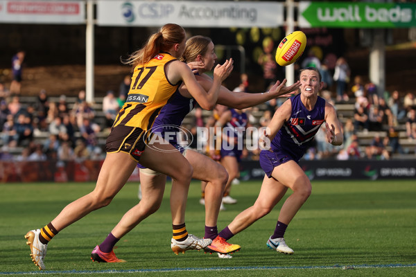 AFLW 2023 Round 03 - Fremantle v Hawthorn - A-43207028