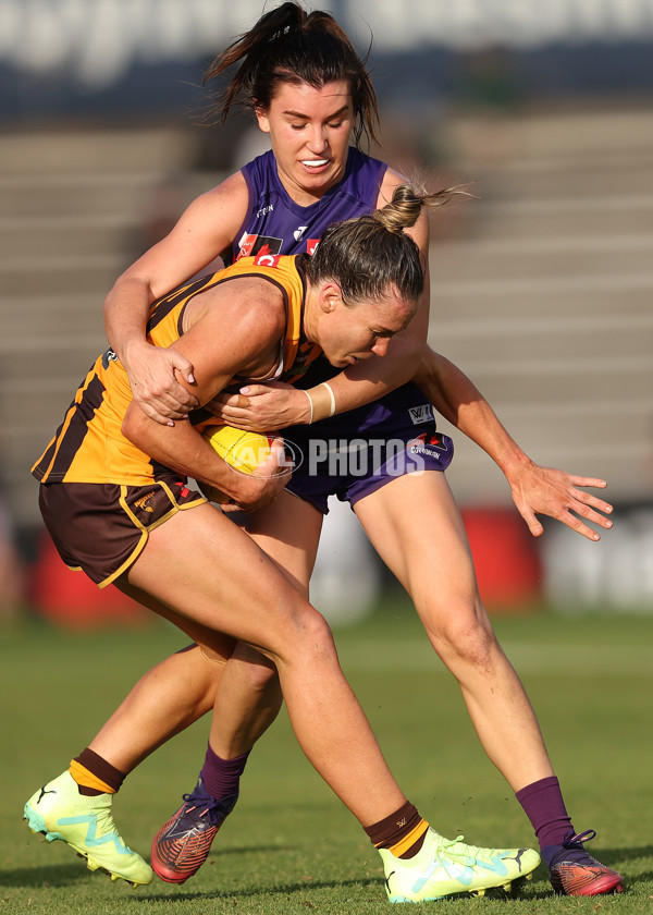 AFLW 2023 Round 03 - Fremantle v Hawthorn - A-43213403