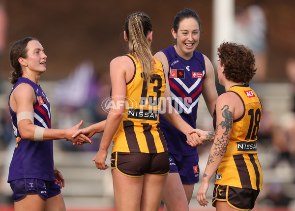 AFLW 2023 Round 03 - Fremantle v Hawthorn - A-43214470