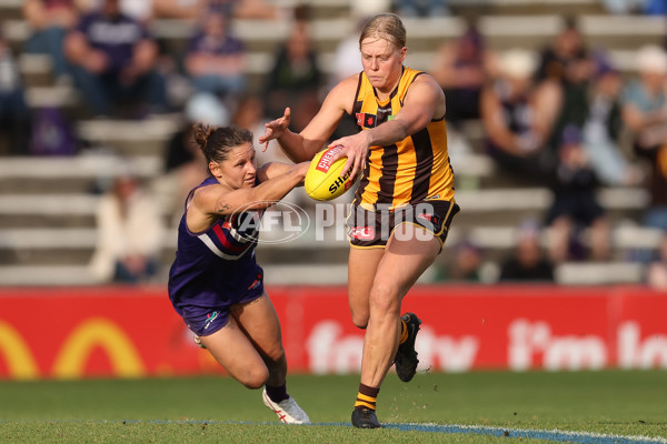 AFLW 2023 Round 03 - Fremantle v Hawthorn - A-43214475