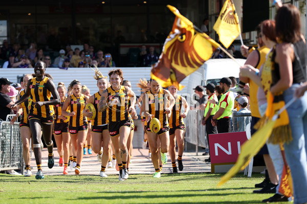 AFLW 2023 Round 03 - Fremantle v Hawthorn - A-43215981