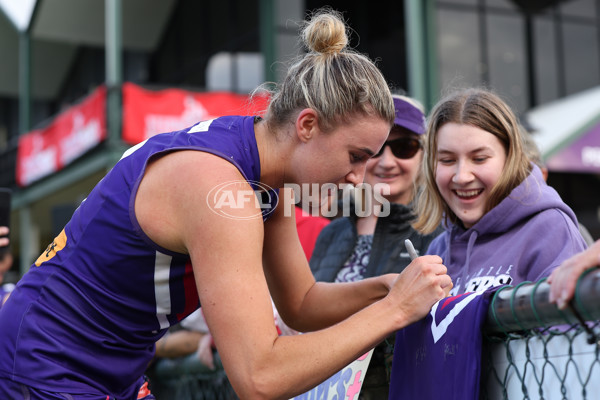 AFLW 2023 Round 03 - Fremantle v Hawthorn - A-43216079