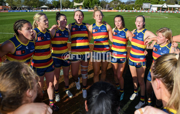 AFLW 2023 Round 03 - Adelaide v Essendon - A-43217277