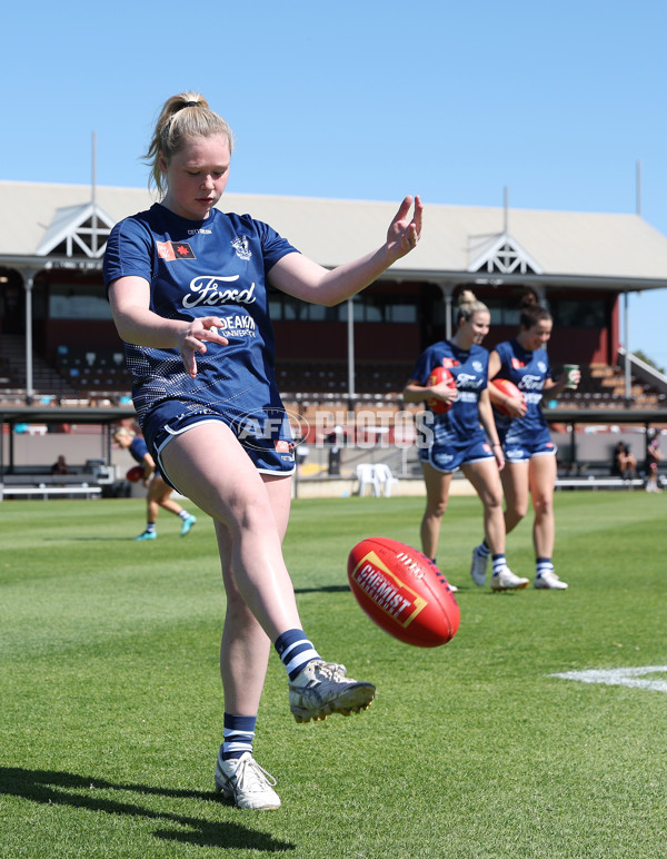 AFLW 2023 Round 04 - Port Adelaide v Geelong - A-43324144