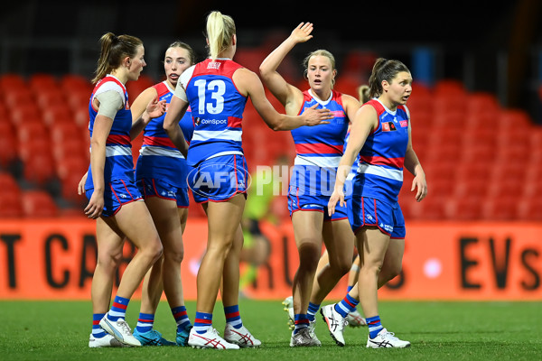 AFLW 2023 Round 05 - Gold Coast v Western Bulldogs - A-43383287