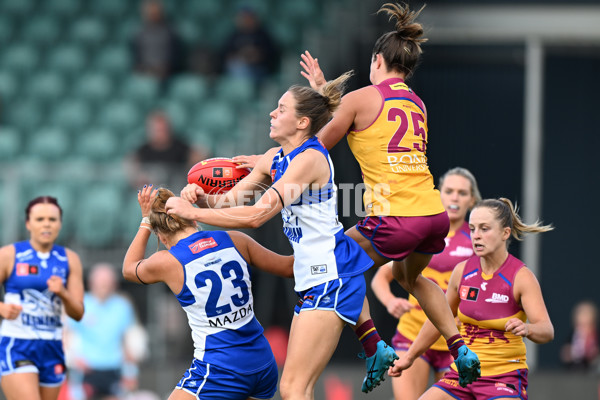 AFLW 2023 Round 04 - North Melbourne v Brisbane - A-43389053