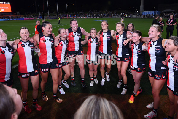 AFLW 2023 Round 05 - Western Bulldogs v St Kilda - A-43496889