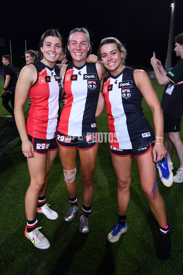 AFLW 2023 Round 05 - Western Bulldogs v St Kilda - A-43496897