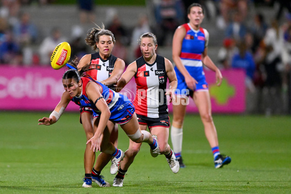 AFLW 2023 Round 05 - Western Bulldogs v St Kilda - A-43496908