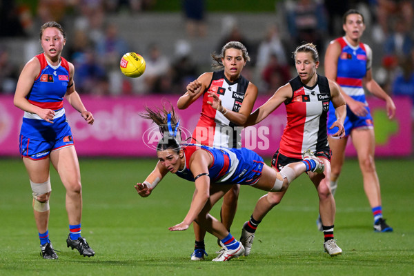 AFLW 2023 Round 05 - Western Bulldogs v St Kilda - A-43496913