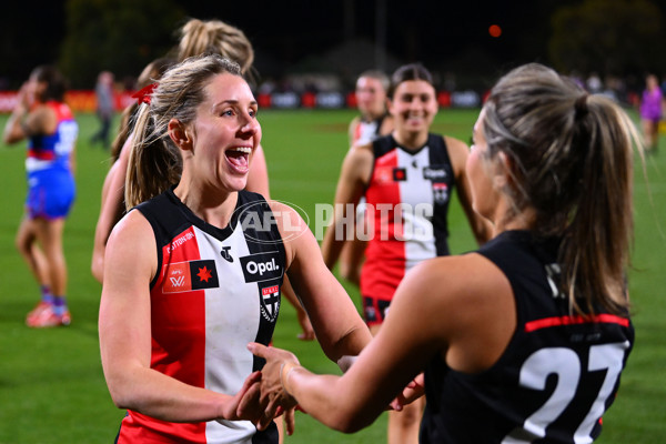 AFLW 2023 Round 05 - Western Bulldogs v St Kilda - A-43496927