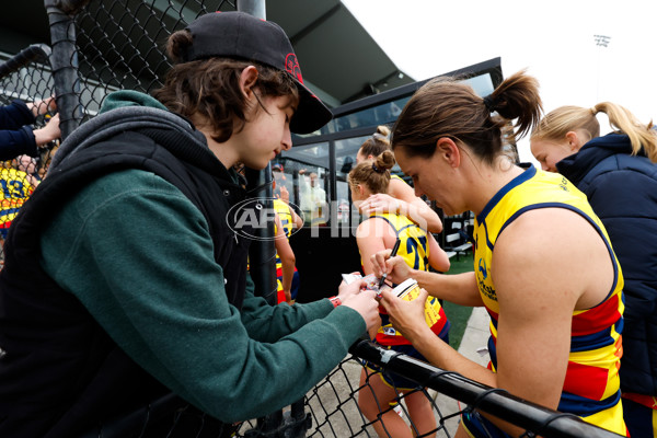 AFLW 2023 Round 06 - Melbourne v Adelaide - A-43622887