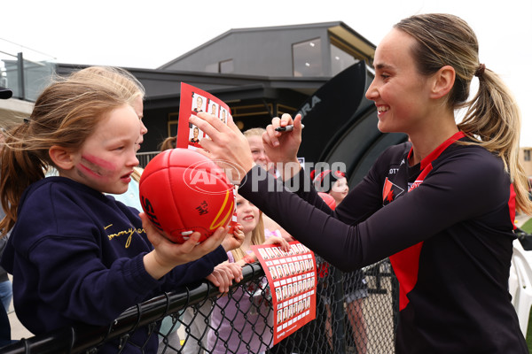 AFLW 2023 Round 06 - Essendon v Geelong - A-43640853