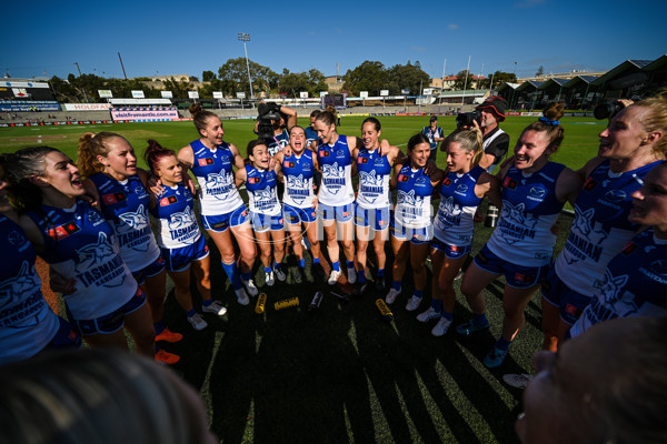 AFLW 2023 Round 06 - Fremantle v North Melbourne - A-43653424