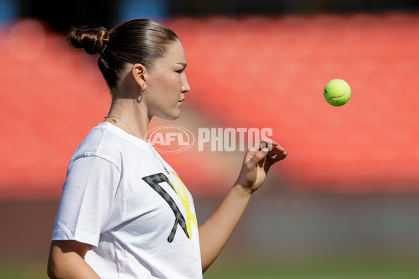 AFLW 2023 Round 07 - Gold Coast v Brisbane - A-43700490