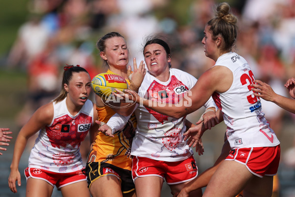 AFLW 2023 Round 07 - Sydney v Hawthorn - A-43700733