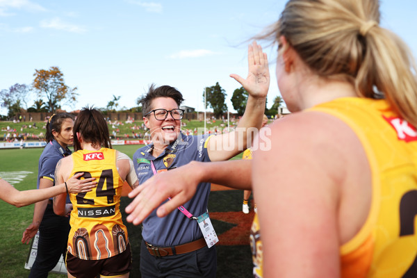 AFLW 2023 Round 07 - Sydney v Hawthorn - A-43702915