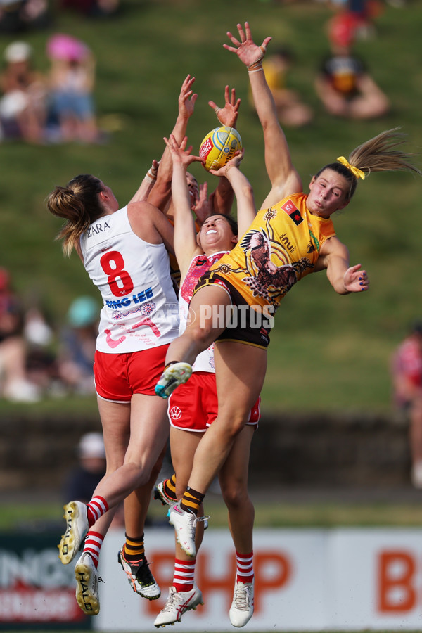 AFLW 2023 Round 07 - Sydney v Hawthorn - A-43703516