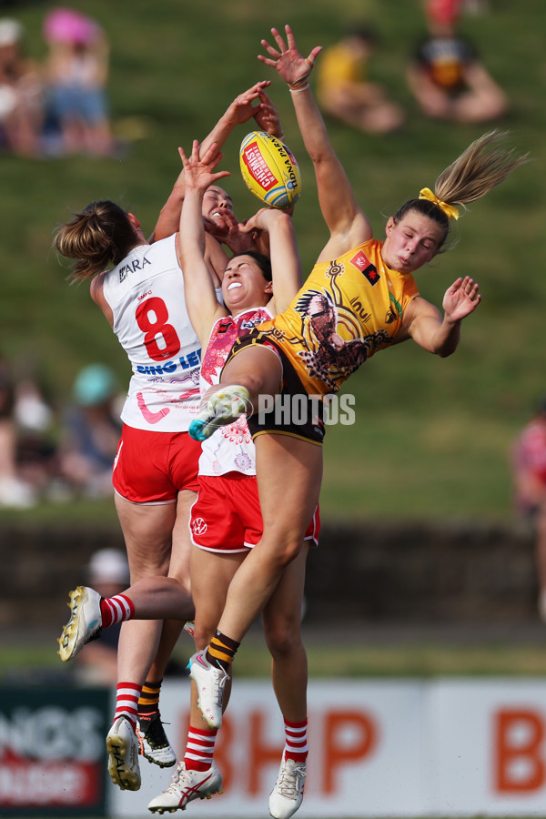 AFLW 2023 Round 07 - Sydney v Hawthorn - A-43703517