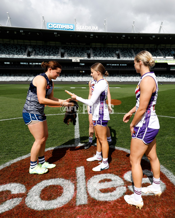 AFLW 2023 Round 07 - Geelong v Walyalup - A-43707588