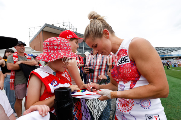 AFLW 2023 Round 08 - Western Bulldogs v Sydney - A-44150266