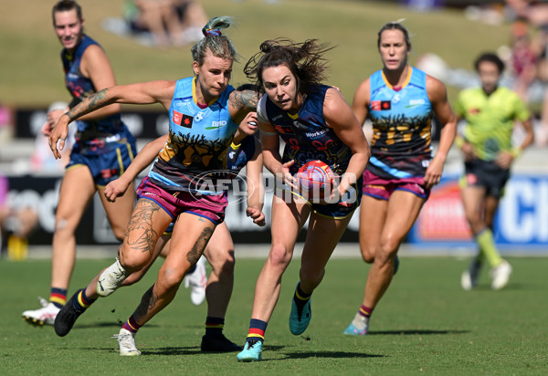 AFLW 2023 Round 08 - Brisbane v Adelaide - A-44150326