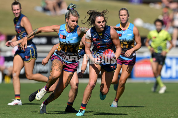 AFLW 2023 Round 08 - Brisbane v Adelaide - A-44150327